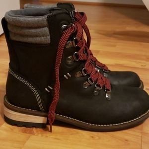 Kodiak Surrey boots